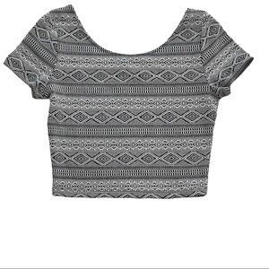 Divided Black and White Short Sleeve Jacquard Crop Top Size Small